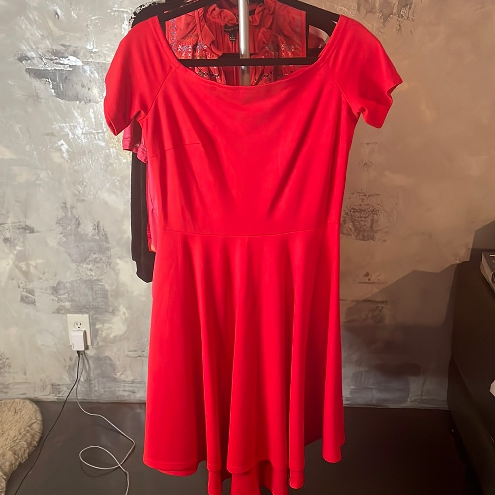 NWOT RED SHORT SLEEVE DRESS